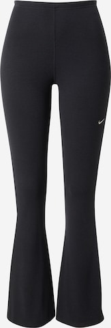 Nike Sportswear Rozkloszowany krój Spodnie w kolorze czarny: przód