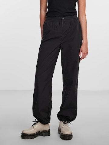 PIECES Tapered Hose 'FRADINA' in Schwarz: predná strana