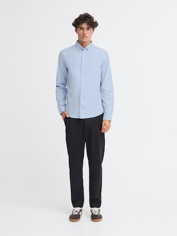 Coupe regular Chemise 'Anton' Casual Friday en bleu