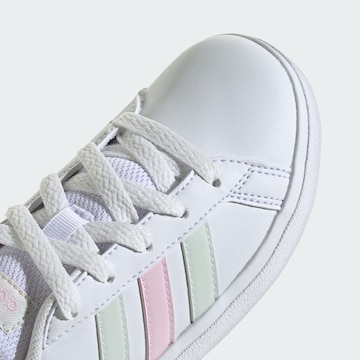 ADIDAS PERFORMANCE Спортивная обувь 'Grand Court 2.0' в Белый