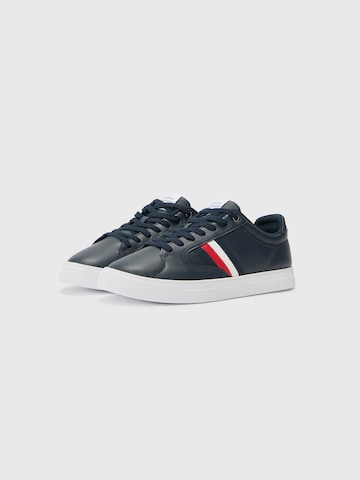 TOMMY HILFIGER Platform trainers 'Icon Court' in Blue