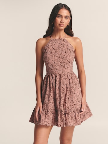 St MRLO Kleid in Pink: Vorderseite