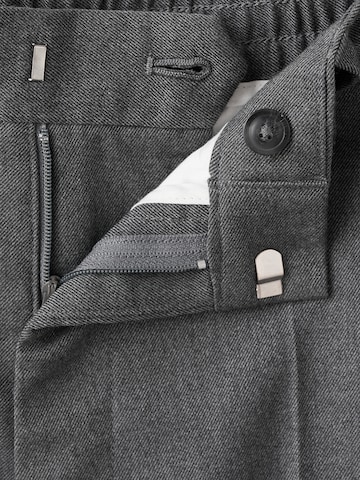 Regular Pantalon à plis 'DOVER' MANGO MAN en gris