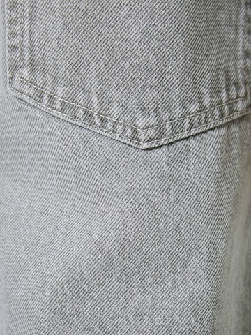 Bershka Regular Jeans in Grey