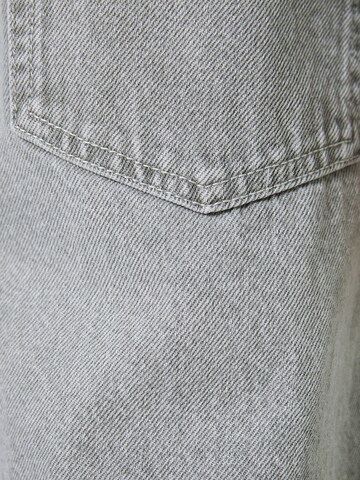 Bershka Regular Jeans in Grau