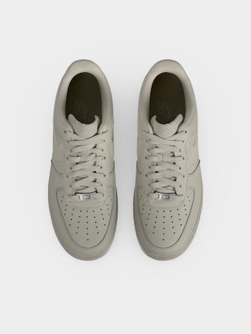 Baskets basses 'Air Force 1 '07' Nike Sportswear en beige