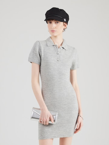 GUESS Sukienka z dzianiny w kolorze szary: przód