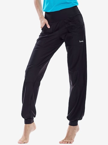 Effilé Pantalon de sport 'LEI101C' Winshape en noir