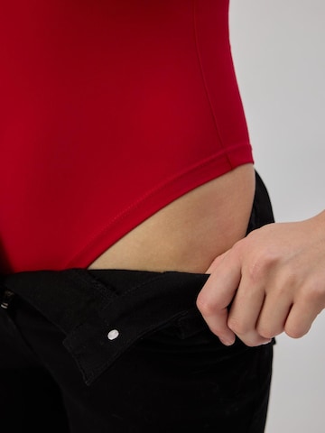 Body 'Draped Bodysuit' Touché Privé en rouge