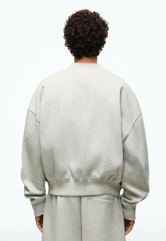 Bershka Суичър в сиво