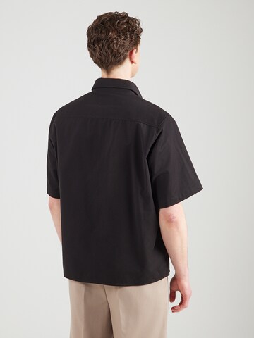 HUGO Comfort Fit Πουκάμισο 'Ekyno' σε μαύρο