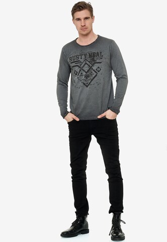 Rusty Neal Longsleeve mit großem Front-Print in Grau