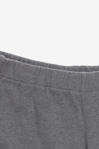 Calvin Klein Jeans Shorts in M in Grey