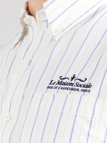 Abercrombie & Fitch - Ajuste confortable Camisa en blanco