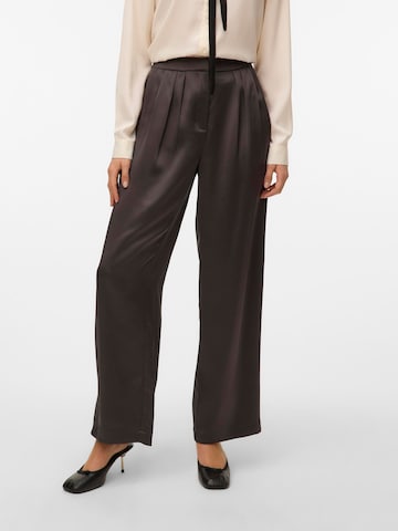 VERO MODA Wide Leg Bukser med lægfolder 'VMSesil' i grå: forside