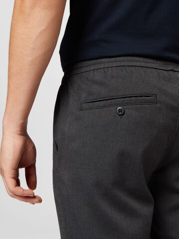 Abercrombie & Fitch Regular Trousers in Grey