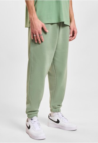 DEF Tapered Pants in Green: front