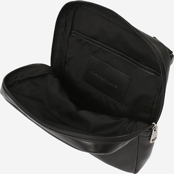 Calvin Klein Jeans Crossbody Bag in Black