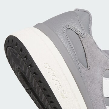 ADIDAS ORIGINALS - Zapatillas deportivas bajas 'Forum2000' en gris