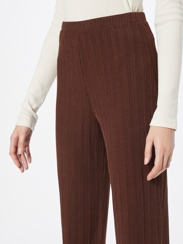 NLY by Nelly Regular Broek in Bruin