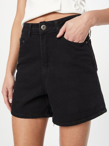 BRAVE SOUL Regular Shorts in Schwarz