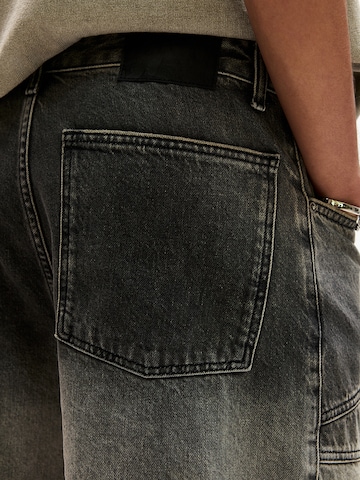 Pull&Bear Loosefit Farkut värissä harmaa
