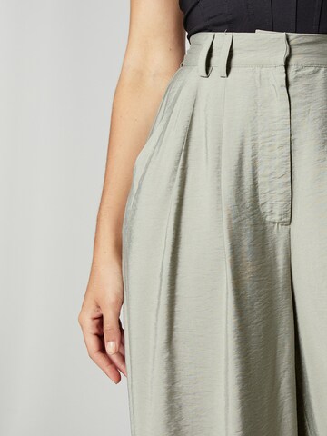 Wide leg Pantaloni con pieghe 'Finja' di Guido Maria Kretschmer Women in verde