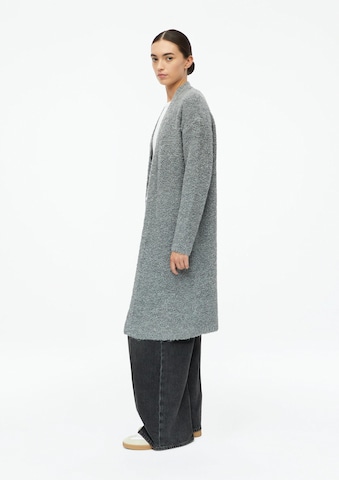 s.Oliver Strickmantel in Grau: Seite