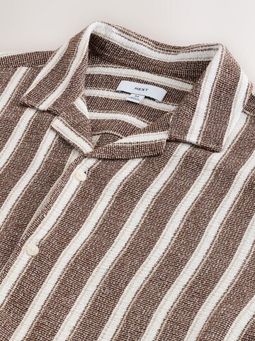 Fit confort Chemise Next en marron