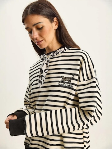 Felpa di Bianco Lucci in nero