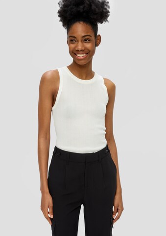 Top di QS in beige: frontale