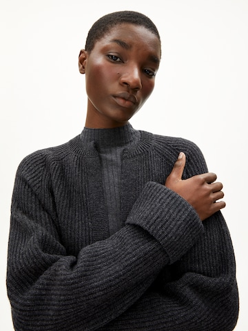 ARMEDANGELS Strickjacke 'Wardaa' in Grau