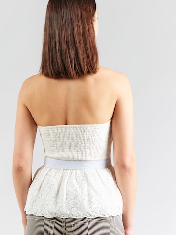 Top di HOLLISTER in bianco