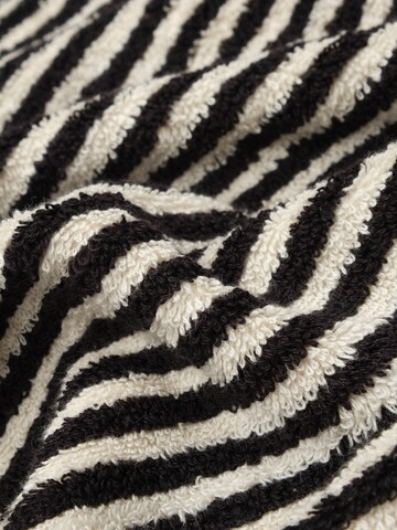MARSIKOH Beach Towel 'PomPom' in Black