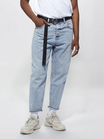 Young Poets Tapered Jeans 'Toni' in Blue: front