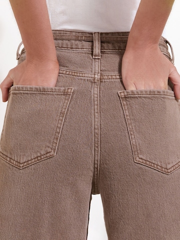 Wide Leg Jean Friends Like These en marron