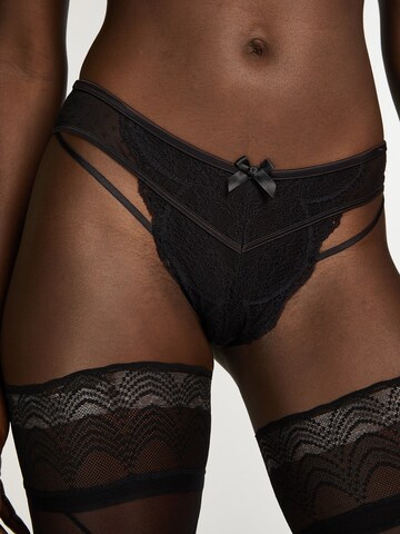 Hunkemöller Stringi 'Fleur' w kolorze czarny