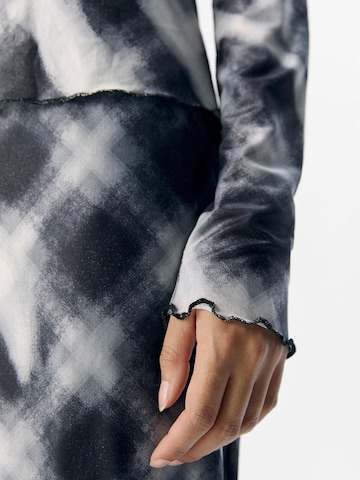 OBJECT Särk 'MONTANA', värv must