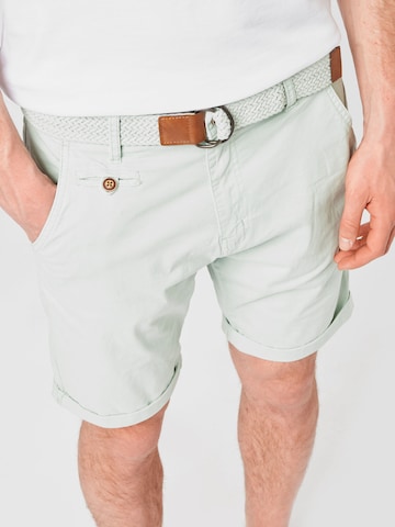 INDICODE JEANS Regular Shorts 'Conor' in Grün