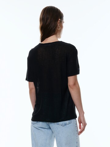 Tricou 'Weya' de la EDITED pe negru