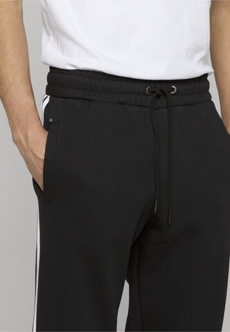 Loosefit Pantaloni 'Thropton' di LONSDALE in nero