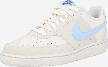 Baskets basses 'Court Vision' Nike Sportswear en gris : devant