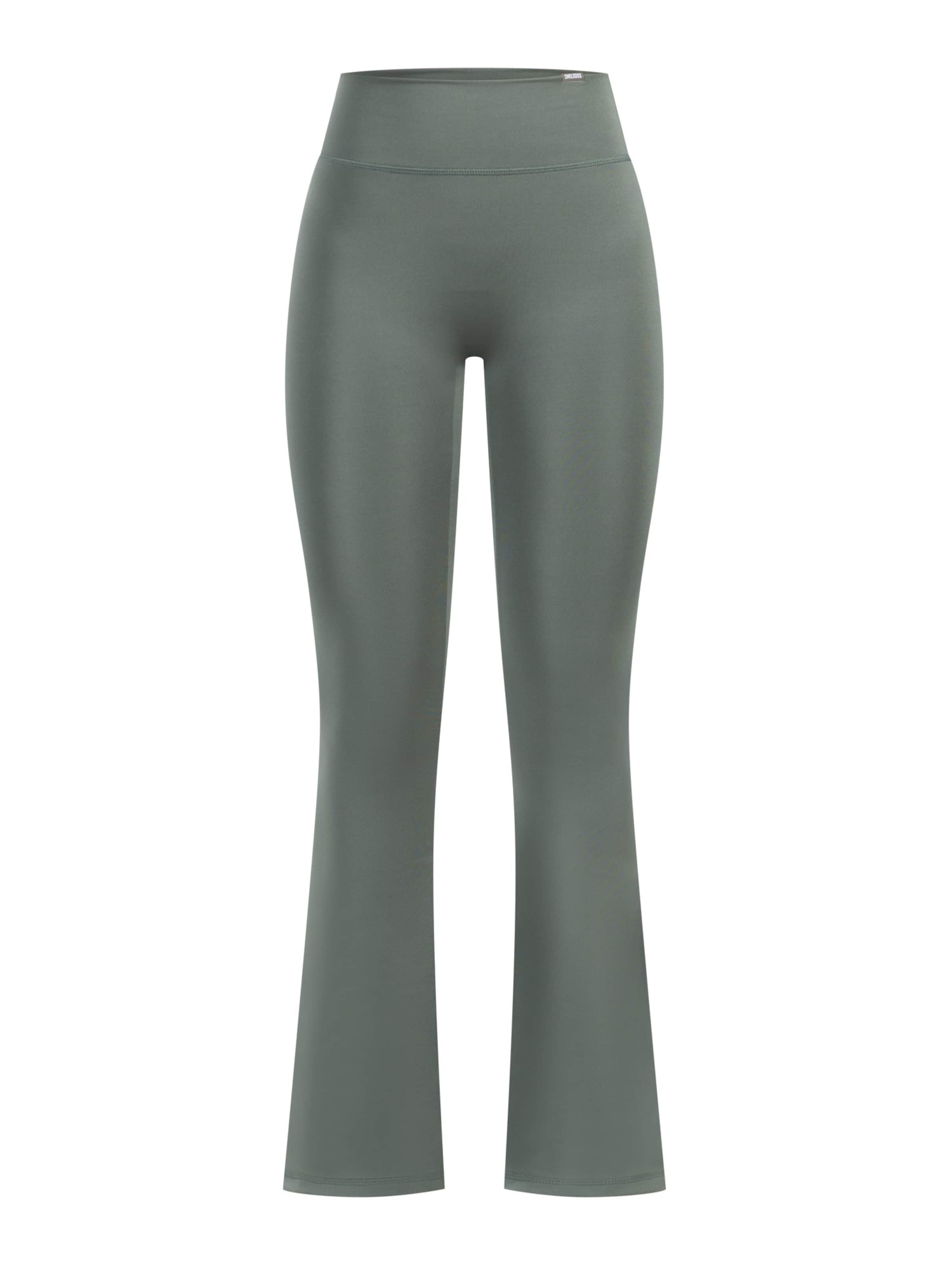 Smilodox Flared Leggings in Green: front