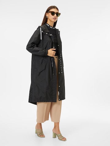 Manteau mi-saison 'Fariselle' HUGO Red en noir