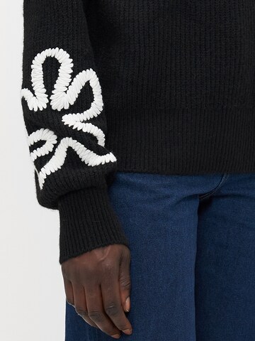Only Tall Sweater 'ONLDAISY' in Black