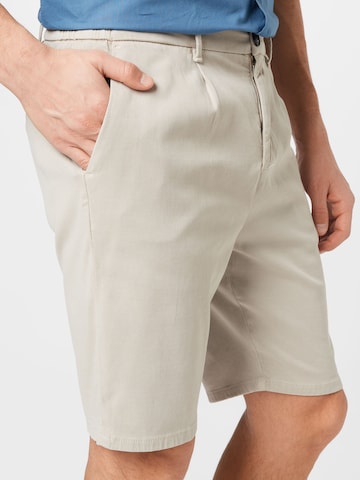 Goldgarn Regular Shorts in Beige