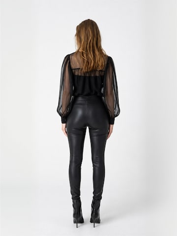 Maglietta ' Blouse ' di Coster Copenhagen in nero: dietro