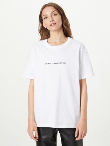 Tricou 'LOOK AFTER EACH OTHER' de la Hey Soho pe alb: față