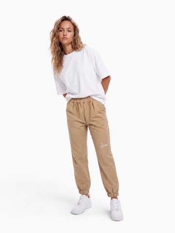 Baggy Pantaloni sportivi 'Unisex Oversized Sweatpants' di BTY in beige: frontale