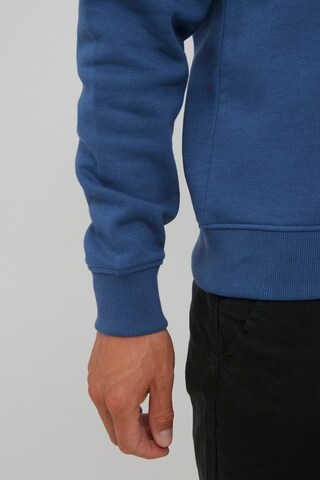 Sweat-shirt 'NEVIO' BLEND en bleu